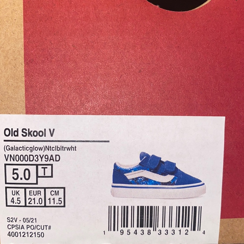 Size 5 Toddler vans ***NEVER USED***